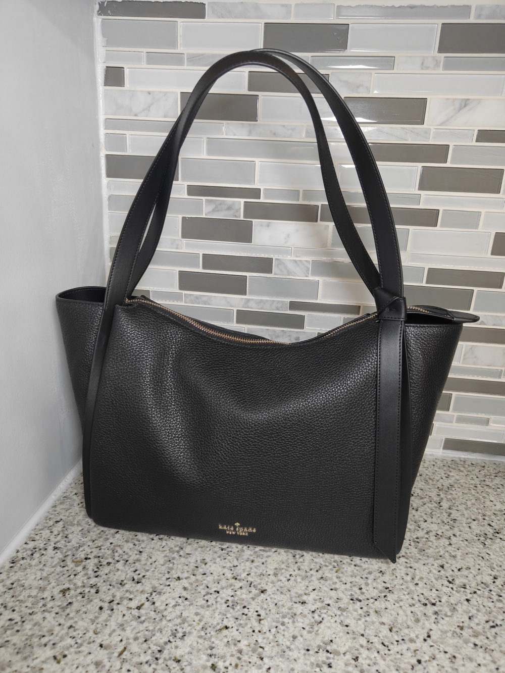 Kate spade Knott Tote Bag (Black Pebbled Leather)